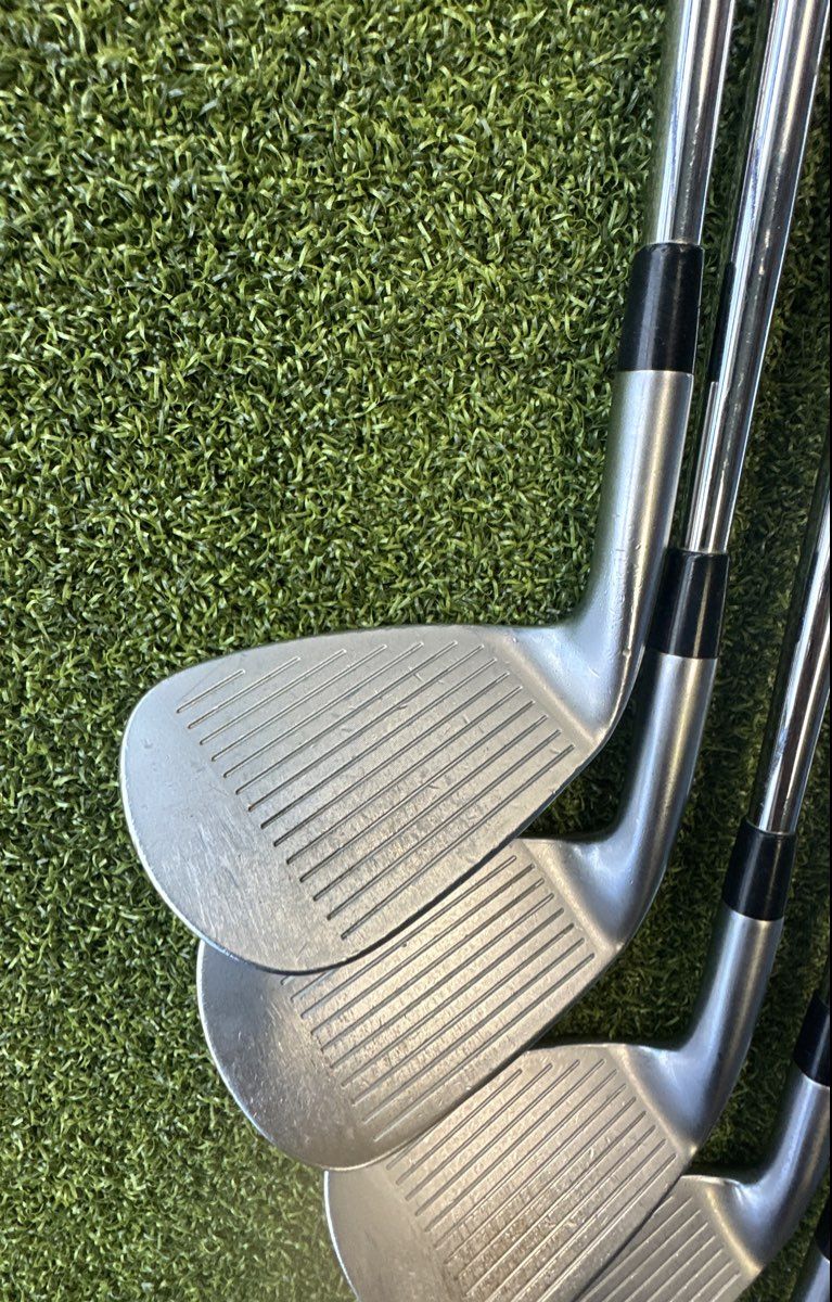 Mizuno JPX 921 Hot Metal Iron Set 4-PW GW Dynamic Gold 105 R300 Regular RH