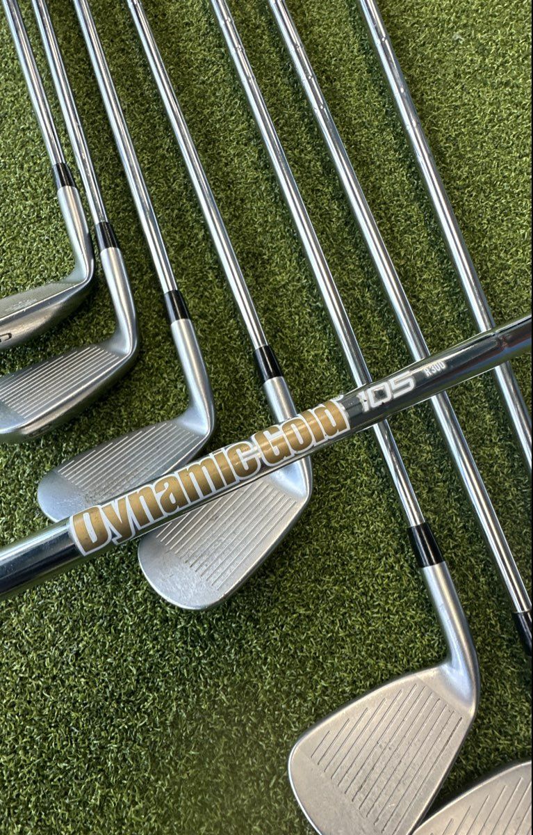 Mizuno JPX 921 Hot Metal Iron Set 4-PW GW Dynamic Gold 105 R300 Regular RH
