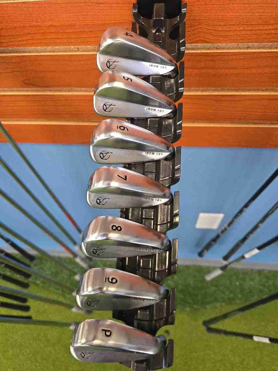 Takomo Iron 101 Set 7 Clubs 4-PW Fujikura Atmos 6R2 Regular Flex RH