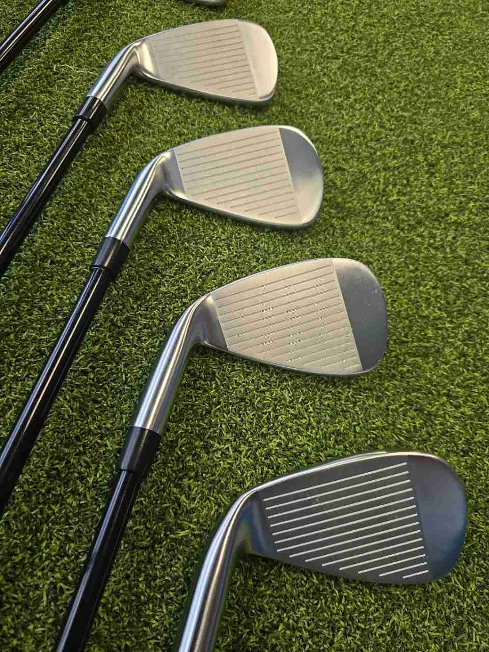 Takomo Iron 101 Set 7 Clubs 4-PW Fujikura Atmos 6R2 Regular Flex RH