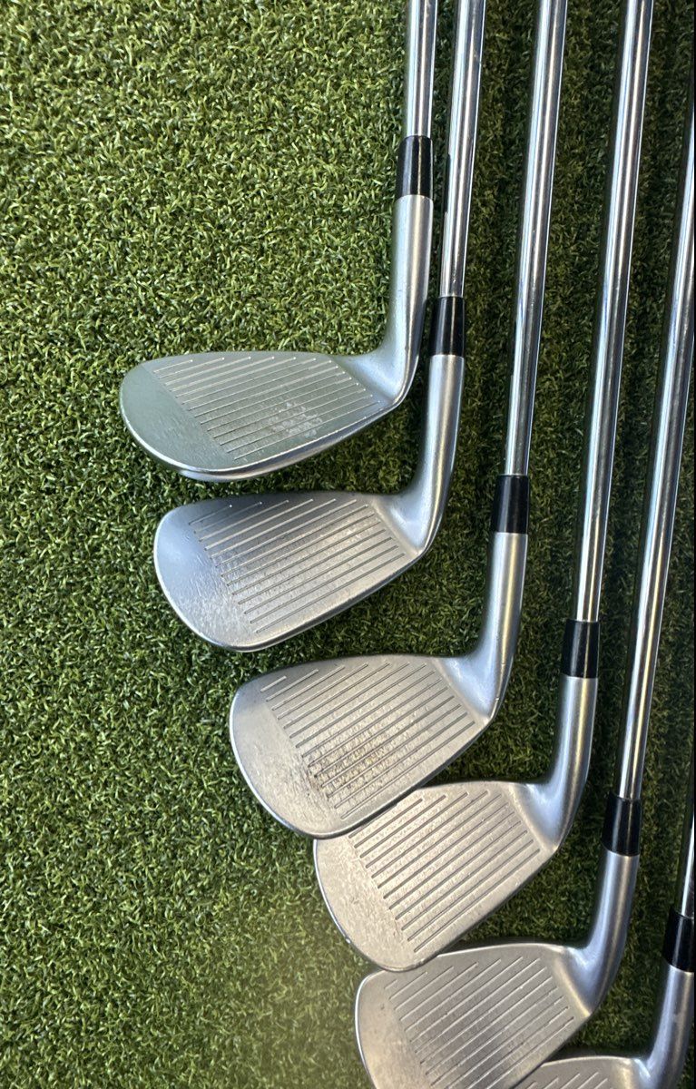Mizuno JPX 921 Hot Metal Iron Set 4-PW GW Dynamic Gold 105 R300 Regular RH