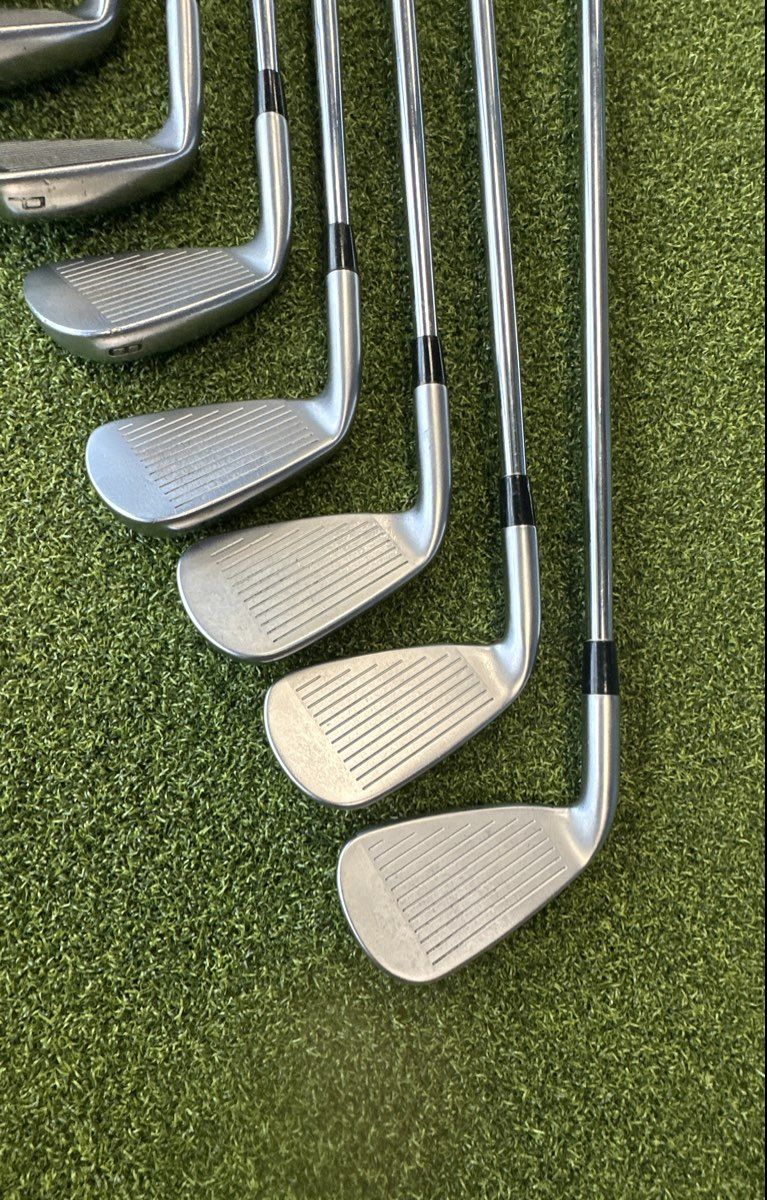Mizuno JPX 921 Hot Metal Iron Set 4-PW GW Dynamic Gold 105 R300 Regular RH