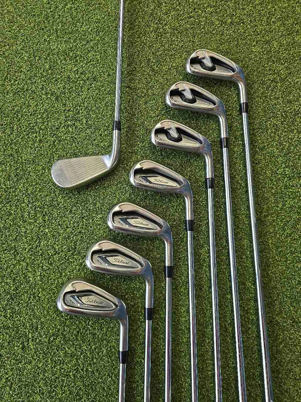 Titleist T300 Iron Set 8 Clubs 4-PW 48 True Temper AMT Red R300 Regular RH