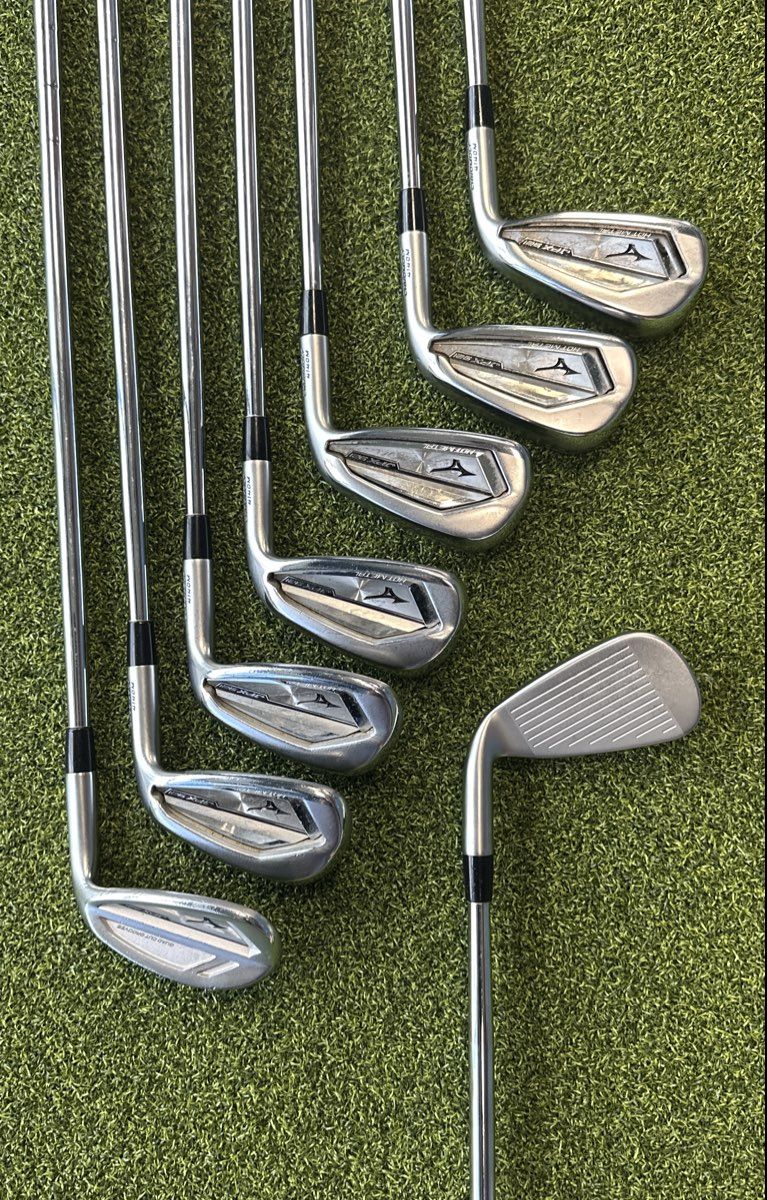 Mizuno JPX 921 Hot Metal Iron Set 4-PW GW Dynamic Gold 105 R300 Regular RH