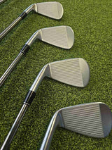 Srixon ZX5 Forged Iron Set 4-PW UST Mamiya Recoil 95 F4 Graphite Shaft RH