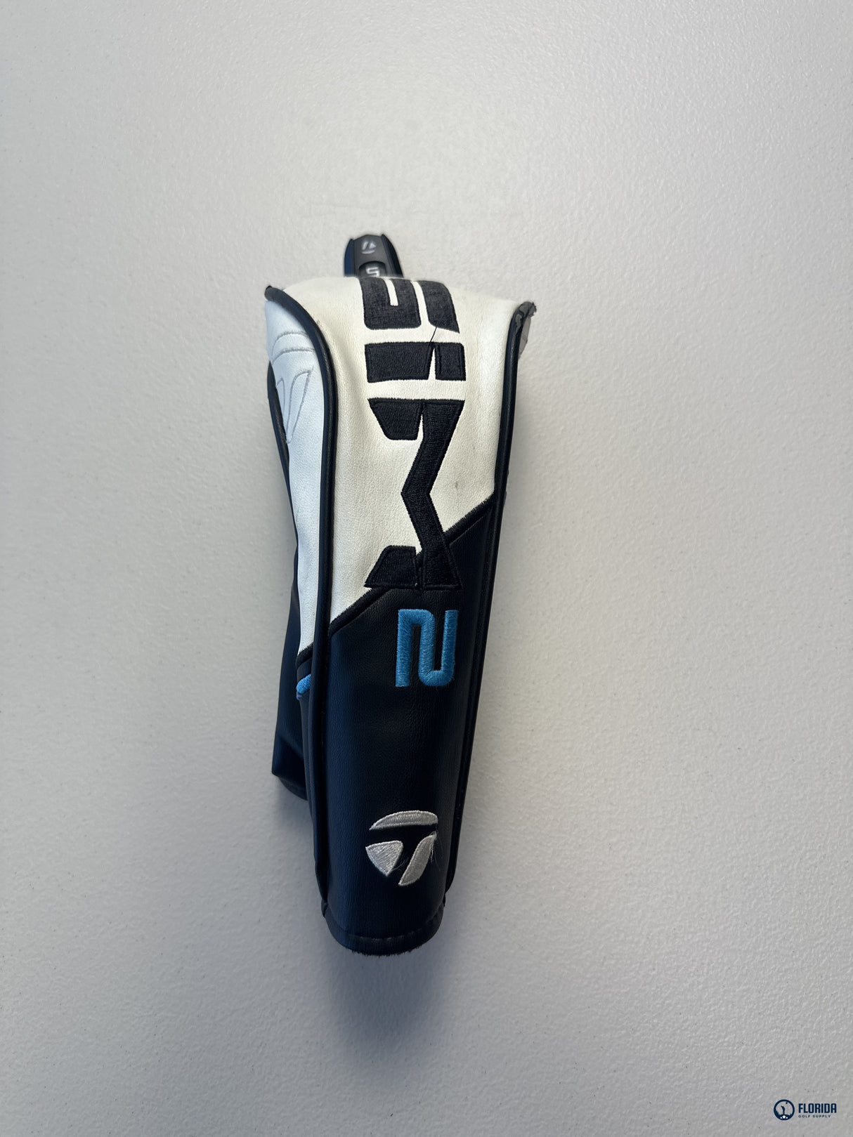 TaylorMade SIM2 Fairway Wood Headcover 5 Wood Black White Blue