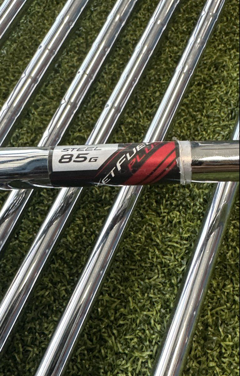 TaylorMade RBZ Pro Iron Set 4-PW AW RocketFuel 85g Regular Flex Steel RH 8 Club