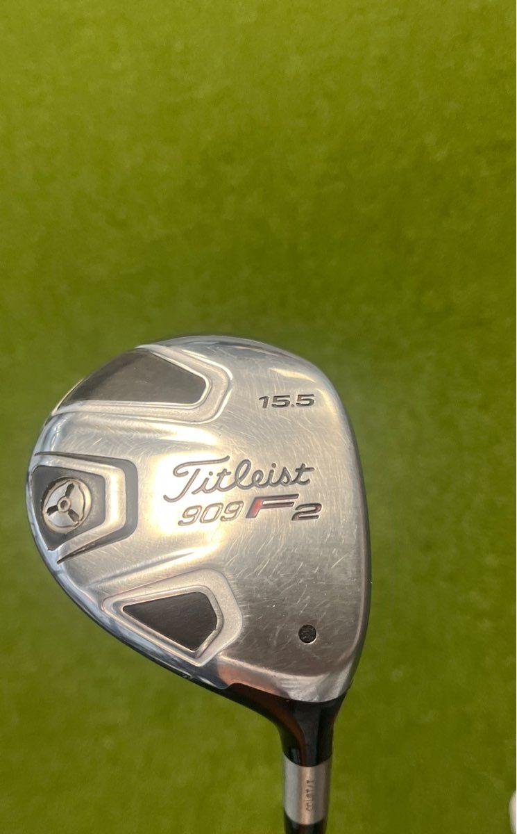 Titleist 909 F2 15.5° Right Handed ACCRA ALDILA Voodoo FW-S Stiff Good