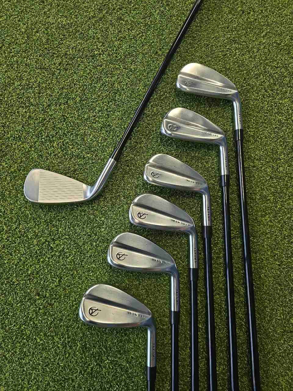 Takomo Iron 101 Set 7 Clubs 4-PW Fujikura Atmos 6R2 Regular Flex RH