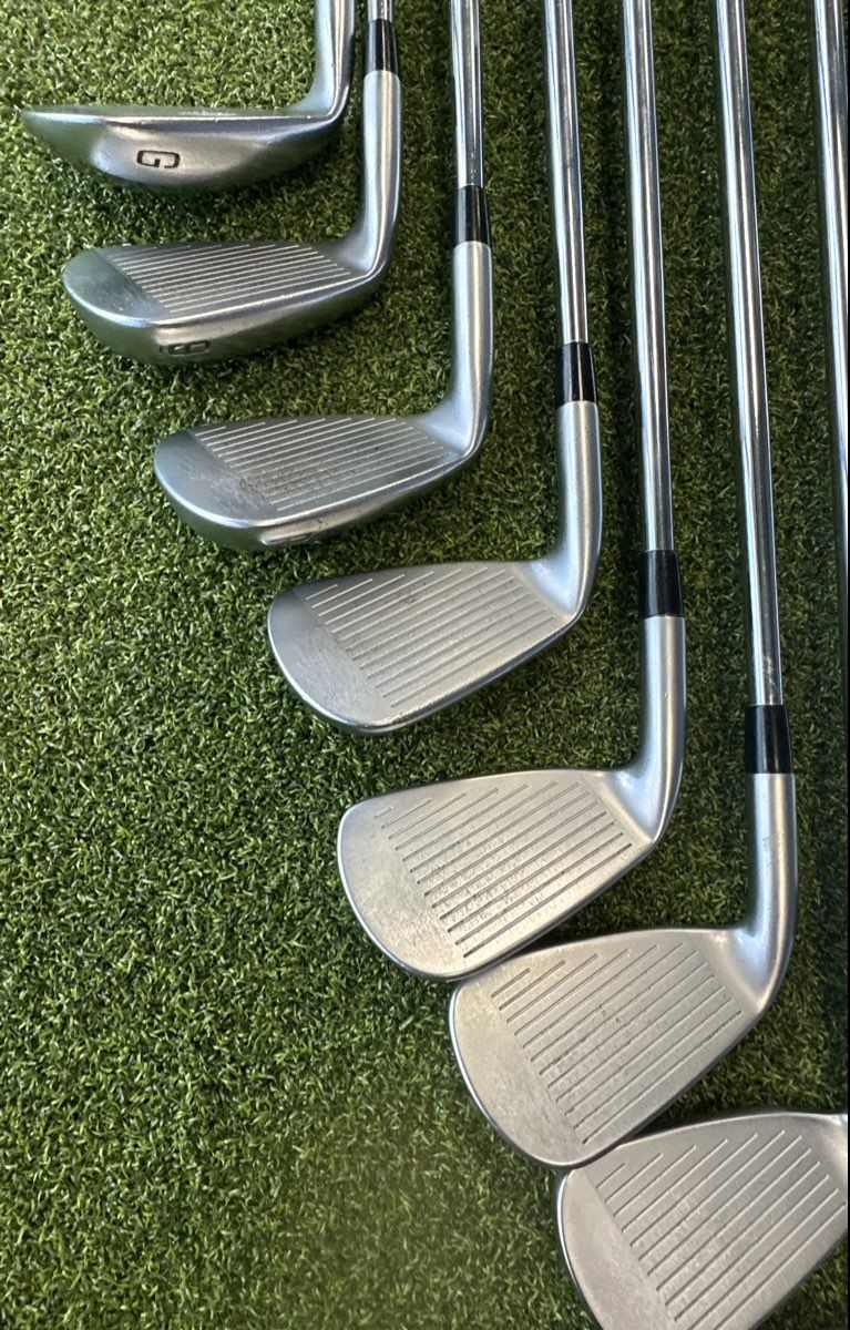 Mizuno JPX 921 Hot Metal Iron Set 4-PW GW Dynamic Gold 105 R300 Regular RH