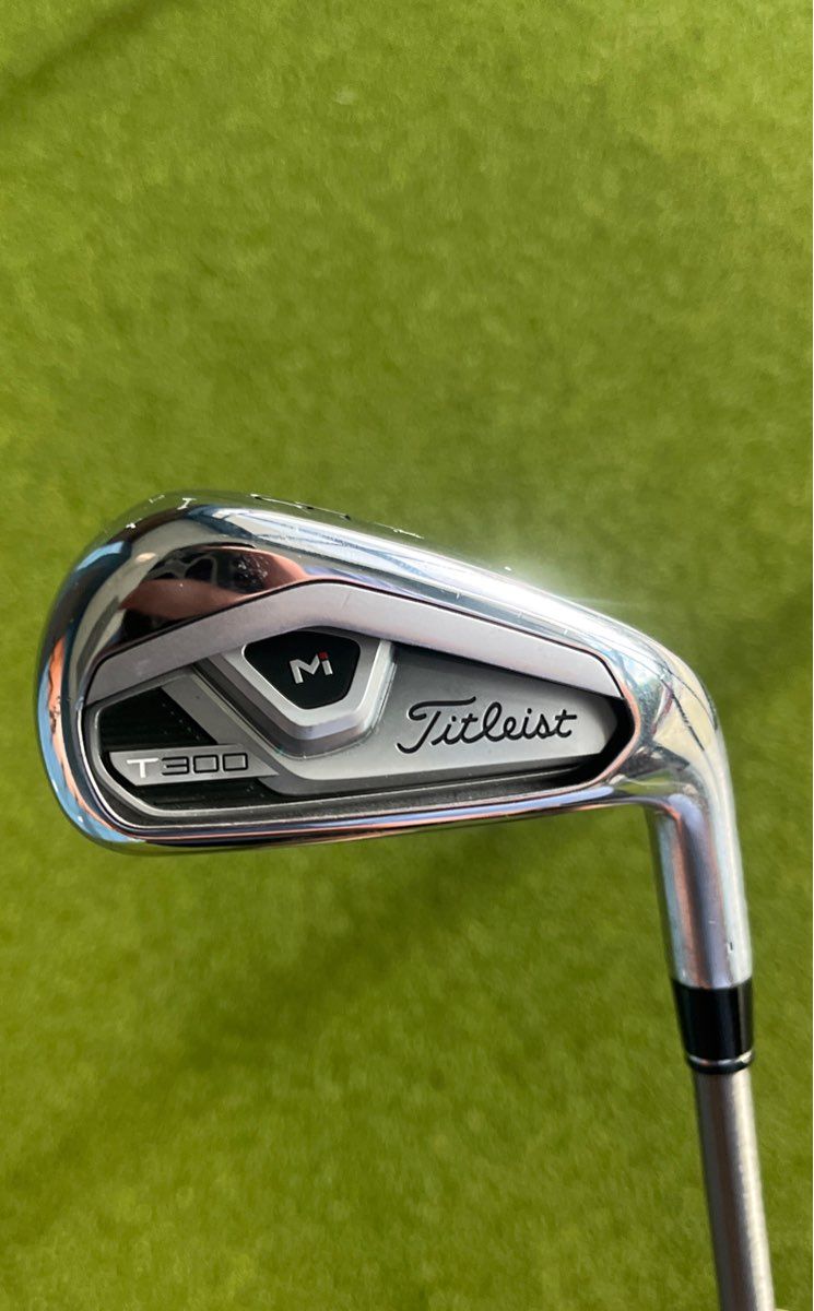 Titleist T300 5-PW (No 8 Iron) Right Handed Aerotech Steel Fiber i95 Regular