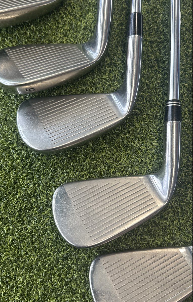 TaylorMade RBZ Pro Iron Set 4-PW AW RocketFuel 85g Regular Flex Steel RH 8 Club