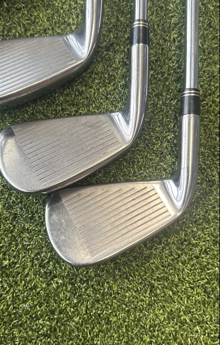 TaylorMade RBZ Pro Iron Set 4-PW AW RocketFuel 85g Regular Flex Steel RH 8 Club