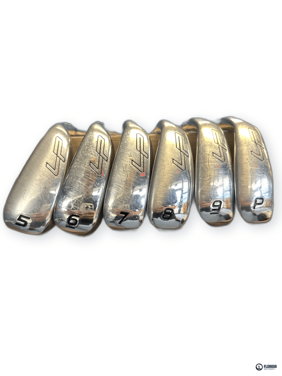 Wilson Launch Pad 2 Iron Set KBS Max Ultralite R Shaft Wilson Stock Grip Right image 7