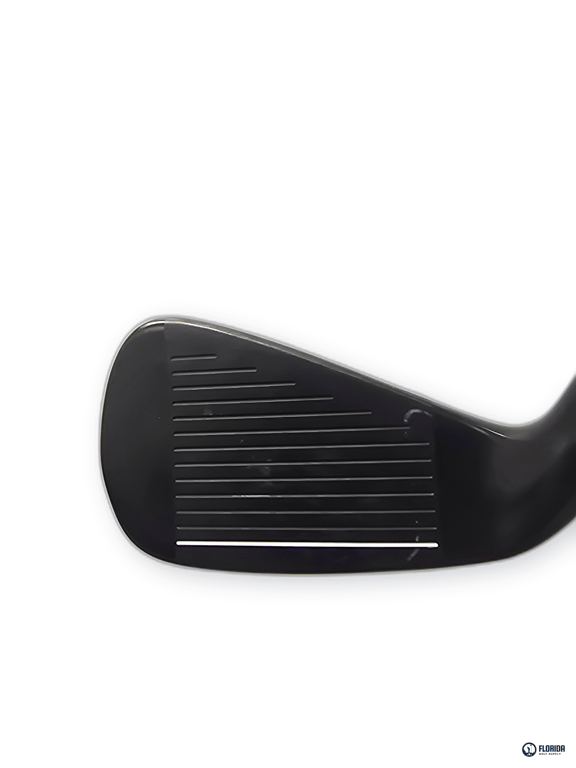 TaylorMade P790 Black 4 Iron Degree Utility Iron Dynamic Gold 105 S300 Shaft Golf Pride New Decade MCC Std Grip Right image 3