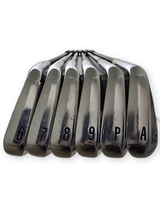Srixon Srixon ZX7 MK II Forged Iron Set Fujikura Axiom 75 S Velocore Shaft JumboMax Ultralite XS Grip Right image 7